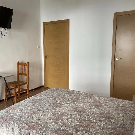 Fonda Joan 3* Санта-Колома-де-Фарн